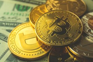 Vegyes kereskedési minták figyelhetők meg a Bitcoinban, az Ethereumban és a Dogecoinban, mint a Bitcoin ETF-aktivitási csúcsa az indulás óta; Szakértő azt jósolja, hogy a Bitcoin 180-re 2025 ezer dollárra emelkedik - CryptoInfoNet