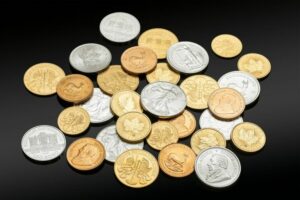 مرونة الذهب والفضة: التعامل مع التضخم ومضاربات صناديق التحوط