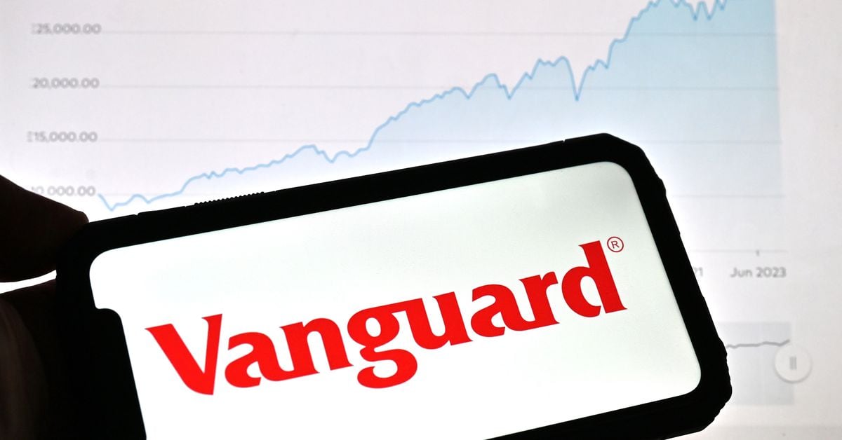 Retiring CEO of Giant Asset Manager Vanguard Shunned Bitcoin ETFs PlatoBlockchain Data Intelligence. Vertical Search. Ai.