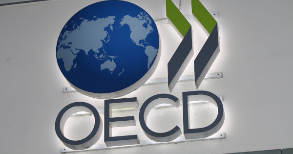 Sean Patrick Maloney OECD-szerep a kriptográfiai tanácsadó háttérben