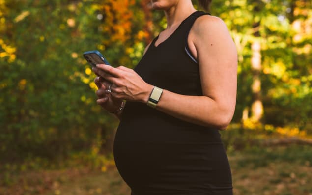 Un dispositivo portátil podría ayudar a predecir un parto prematuro – Physics World