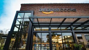 Autorid, kes on mures, kuna AI-raamatud täidavad Amazoni uuesti