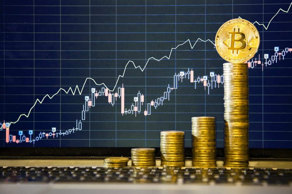 Bitcoin Dalışı: Kripto Paranın Parıltısı Soluklaşırken, Yatırımcıların Cesareti Kırıldı mı Yoksa Anlaşma Avında mı? - CryptoInfoNet