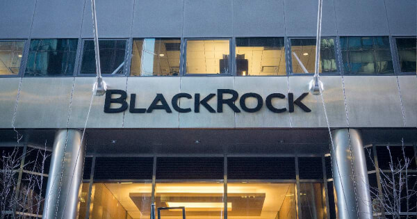 BlackRock의 iShares Bitcoin Trust가 급등하고 CEO Fink는 BTC 미래에 대해 낙관적입니다.