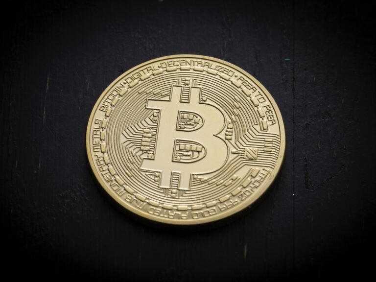 DEFI, l'ETF Spot Bitcoin di Hashdex, "è ufficialmente arrivato al cancello di partenza", afferma l'analista di Bloomberg