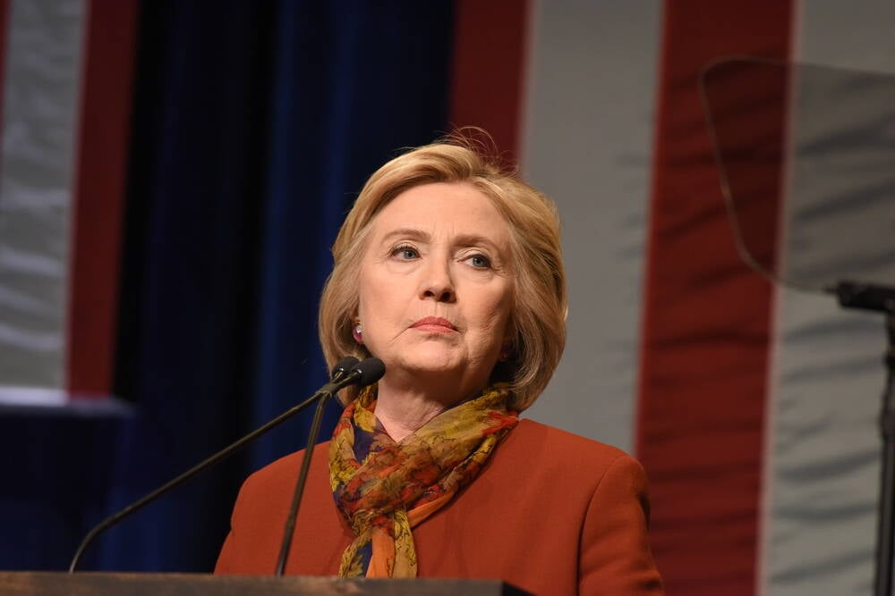 Hillary Clinton: 2024 é o ‘marco zero’ para IA e eleições