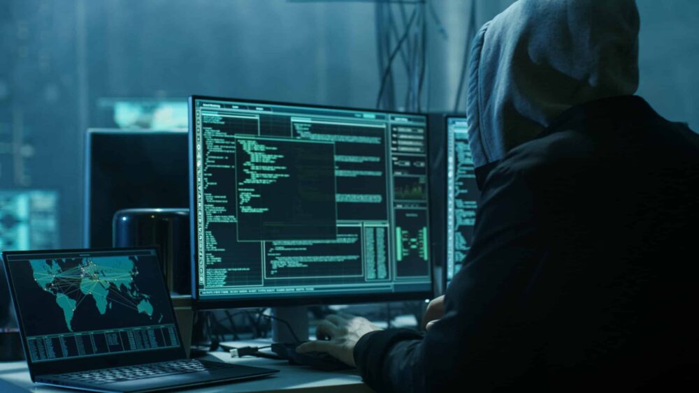 Oprichter van Milady claimt hack nadat miljoenen aan ETH en NFT's zijn leeggemaakt - Unchained
