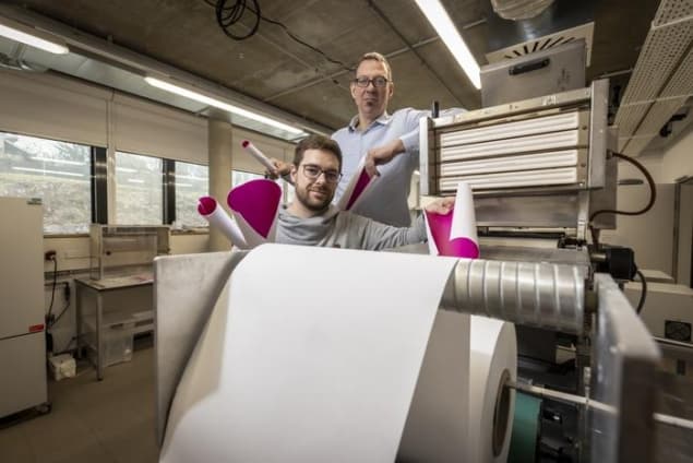 Il mistero del perché i riccioli della carta stampata a getto d'inchiostro è stato finalmente risolto – Physics World