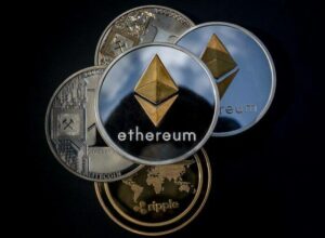 PEPE vs ETH: Top analyst compares Ethereum (ETH) ROI potential against Pepecoin (PEPE)