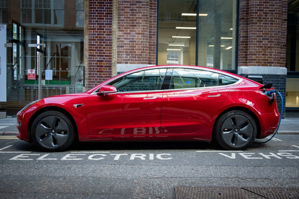 Tesla Hack Team wint $ 200 en een nieuwe auto
