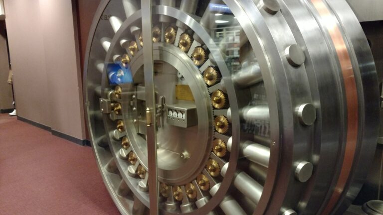 Nemška banka LBBW bo v drugi polovici leta 2 ponudila storitve skrbništva nad kriptovalutami