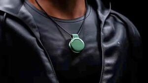 Limitless Pendant Emerges as Leader in AI Wearables