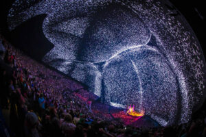 Moment Factory wykorzystuje technologie nowej generacji Sphere, aby na nowo wyobrazić sobie wrażenia z koncertów