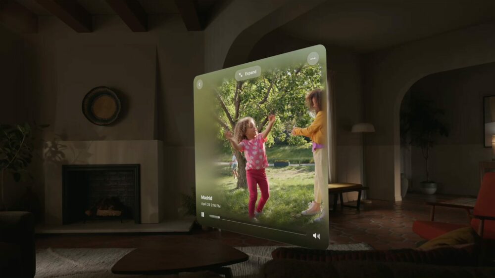 הדגמות של Vision Pro יכללו בקרוב את האפשרות לצפות בסרטונים מרחביים משלך לפני הקנייה