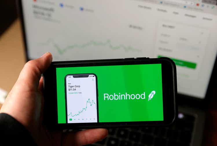 Robinhood Surpasses Expectations In Q1 Earnings, Fueled By Surge In Crypto Trading Activity (NASDAQ: HOOD) - CryptoInfoNet