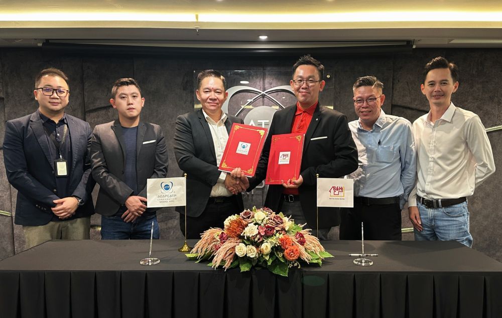 From left: Vincent Tan, Vice President of ATPC, Ting Wan Lock, Head of Corporate Finance, and Prof Dato' Sri Dr How Kok Choong, Founder and Global Group CEO of ATPC; and Chen Wei Kent, CEO of B&H, Chung Wooi Hen, Sales Director of B&H and Khor Hock Thong, Marketing Director of B&H