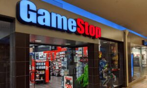 GameStop Should Buy Bitcoin Says Scaramucci, RoaringKitty Streams For the First Time in years